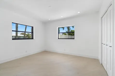 22100 Serenata Circle W Boca Raton FL 33433