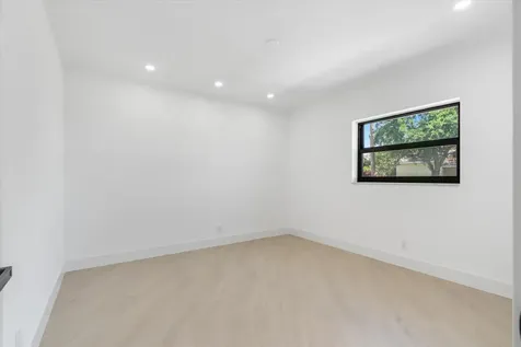 22100 Serenata Circle W Boca Raton FL 33433