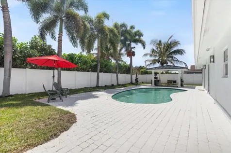 22100 Serenata Circle W Boca Raton FL 33433