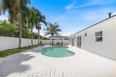 22100 Serenata Circle W Boca Raton FL 33433