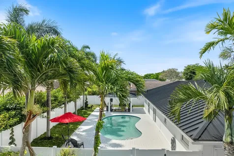 22100 Serenata Circle W Boca Raton FL 33433
