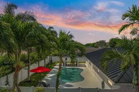 22100 Serenata Circle W Boca Raton FL 33433