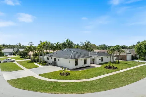 22100 Serenata Circle W Boca Raton FL 33433