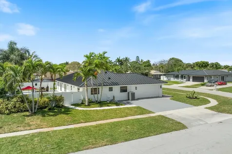 22100 Serenata Circle W Boca Raton FL 33433