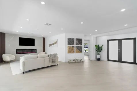 22100 Serenata Circle W Boca Raton FL 33433