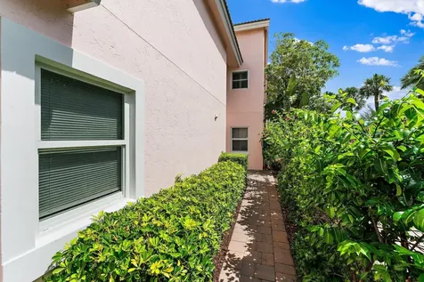 2905 Fairway Drive N Jupiter FL 33477