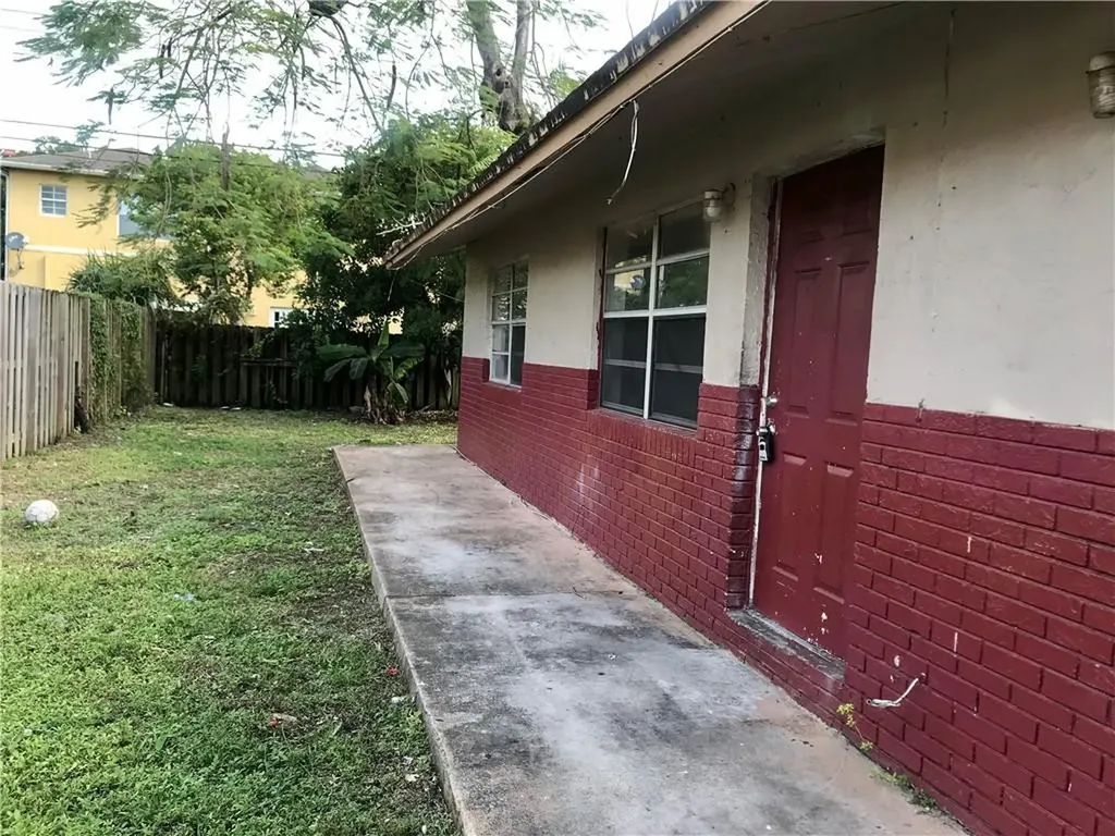 1038 NW 8th Avenue Fort Lauderdale FL 33311