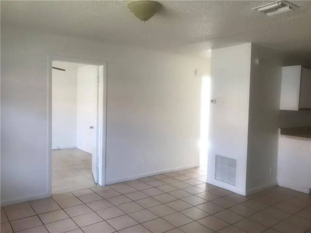 1038 NW 8th Avenue Fort Lauderdale FL 33311