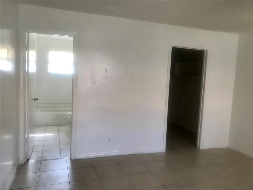 1038 NW 8th Avenue Fort Lauderdale FL 33311