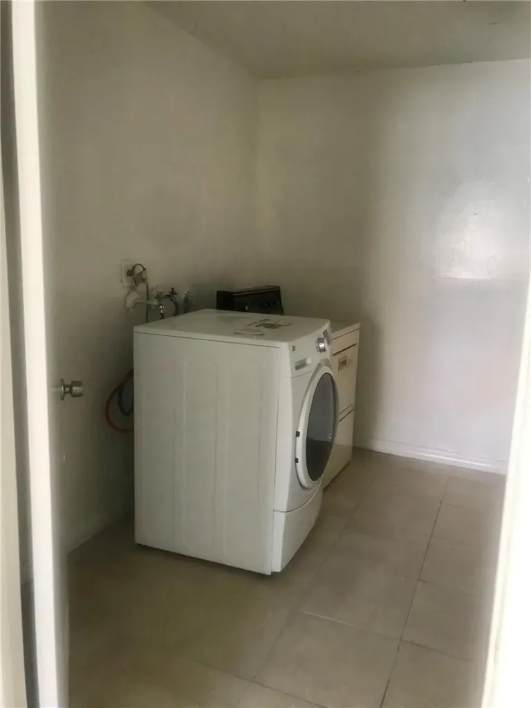 1038 NW 8th Avenue Fort Lauderdale FL 33311