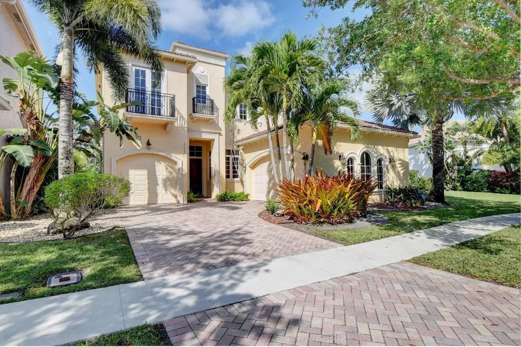 17739 Lake Azure Way Boca Raton FL 33496
