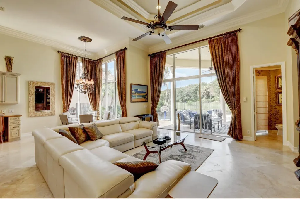 17739 Lake Azure Way Boca Raton FL 33496