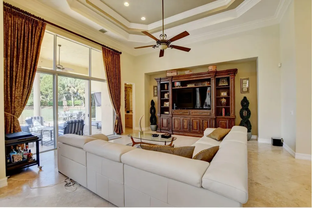 17739 Lake Azure Way Boca Raton FL 33496
