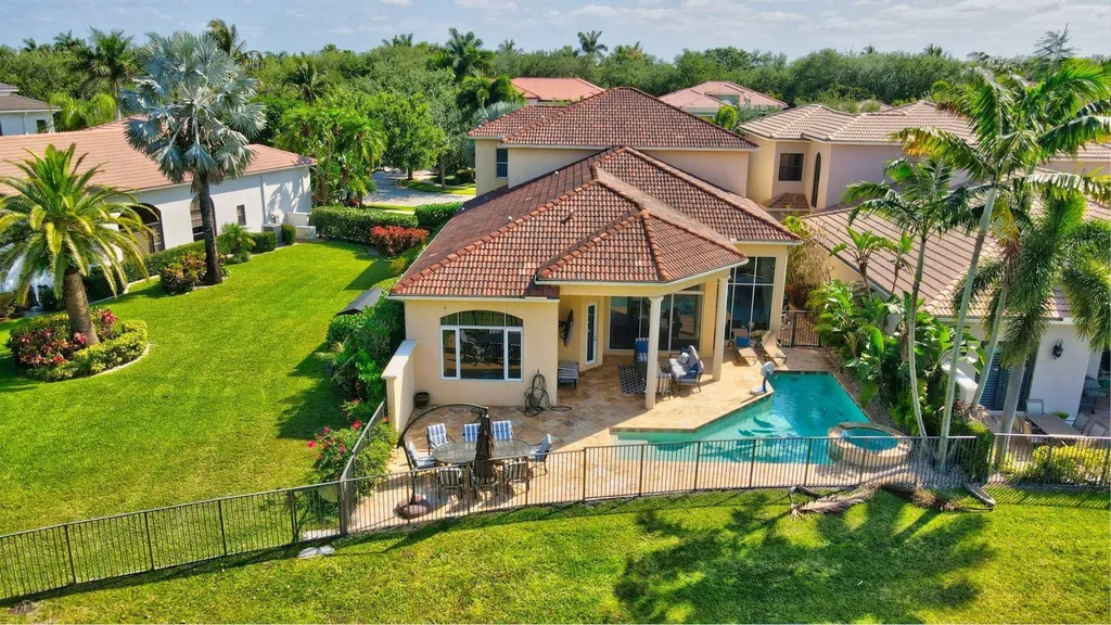 17739 Lake Azure Way Boca Raton FL 33496