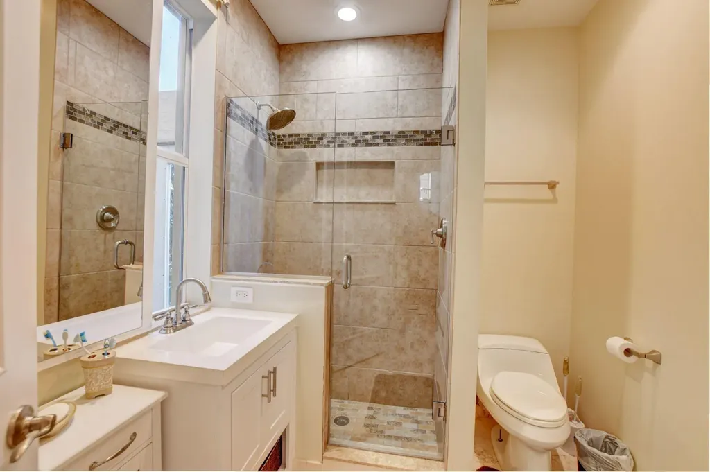 17739 Lake Azure Way Boca Raton FL 33496