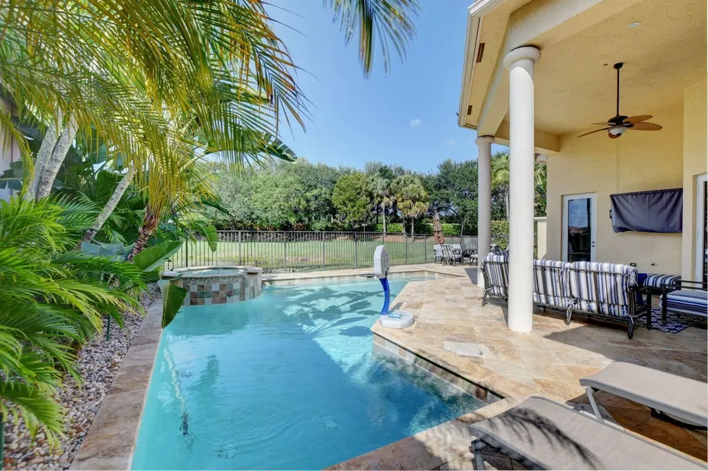 17739 Lake Azure Way Boca Raton FL 33496