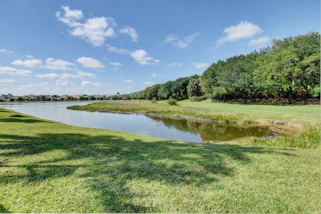 17739 Lake Azure Way Boca Raton FL 33496