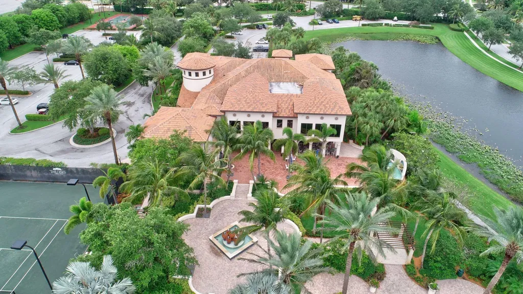 17739 Lake Azure Way Boca Raton FL 33496