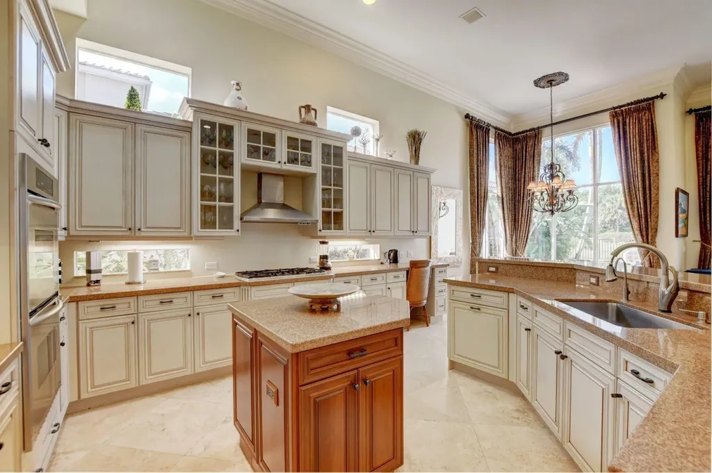 17739 Lake Azure Way Boca Raton FL 33496