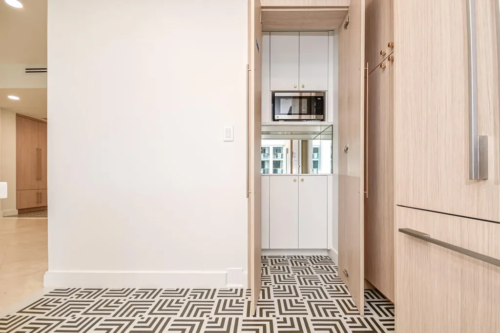 10101 Collins Avenue Bal Harbour FL 33154