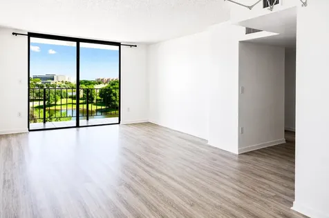9682 Fontainebleau Boulevard Miami FL 33172