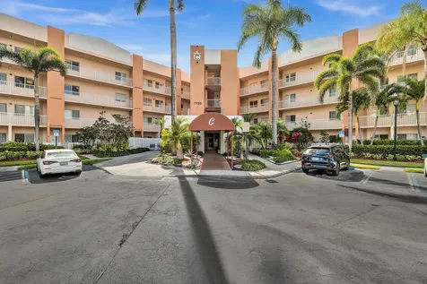 7735 Yardley Drive Tamarac FL 33321