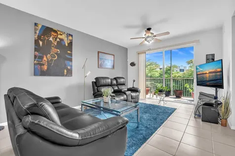 7735 Yardley Drive Tamarac FL 33321