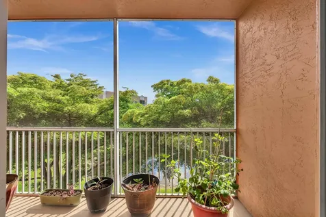 7735 Yardley Drive Tamarac FL 33321