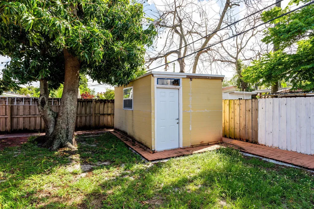 5161 N Andrews Avenue Fort Lauderdale FL 33309