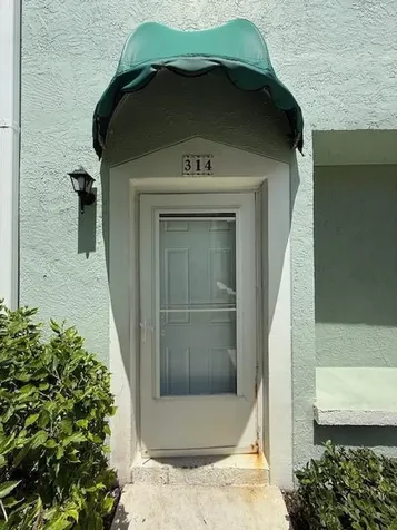 314 Waterside Drive Hypoluxo FL 33462
