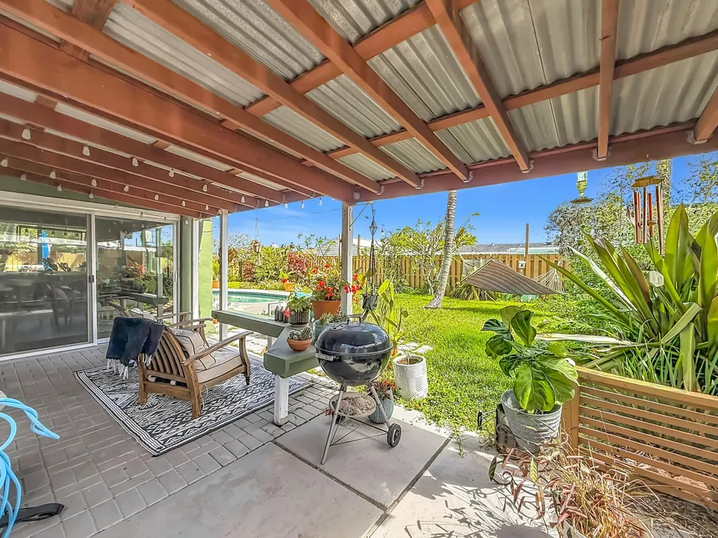6 SE 10th Court Deerfield Beach FL 33441