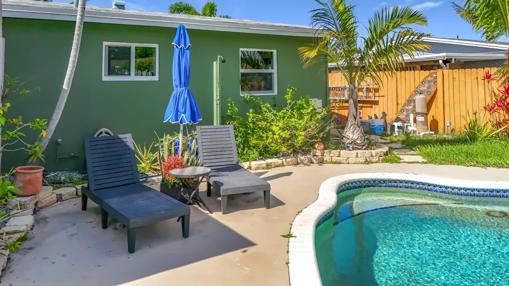 6 SE 10th Court Deerfield Beach FL 33441