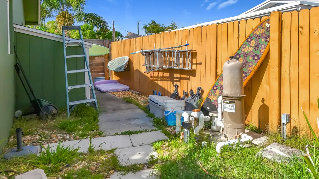 6 SE 10th Court Deerfield Beach FL 33441