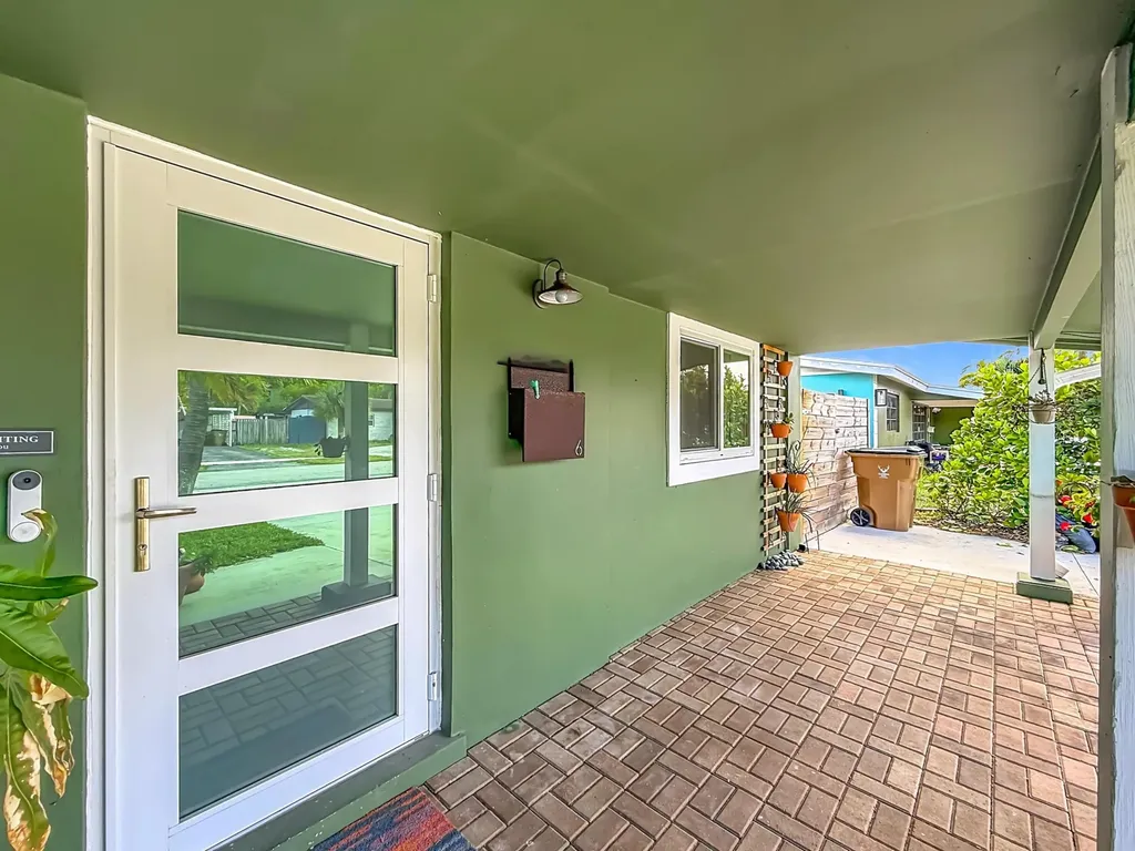6 SE 10th Court Deerfield Beach FL 33441