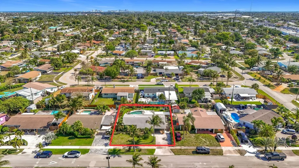 6 SE 10th Court Deerfield Beach FL 33441