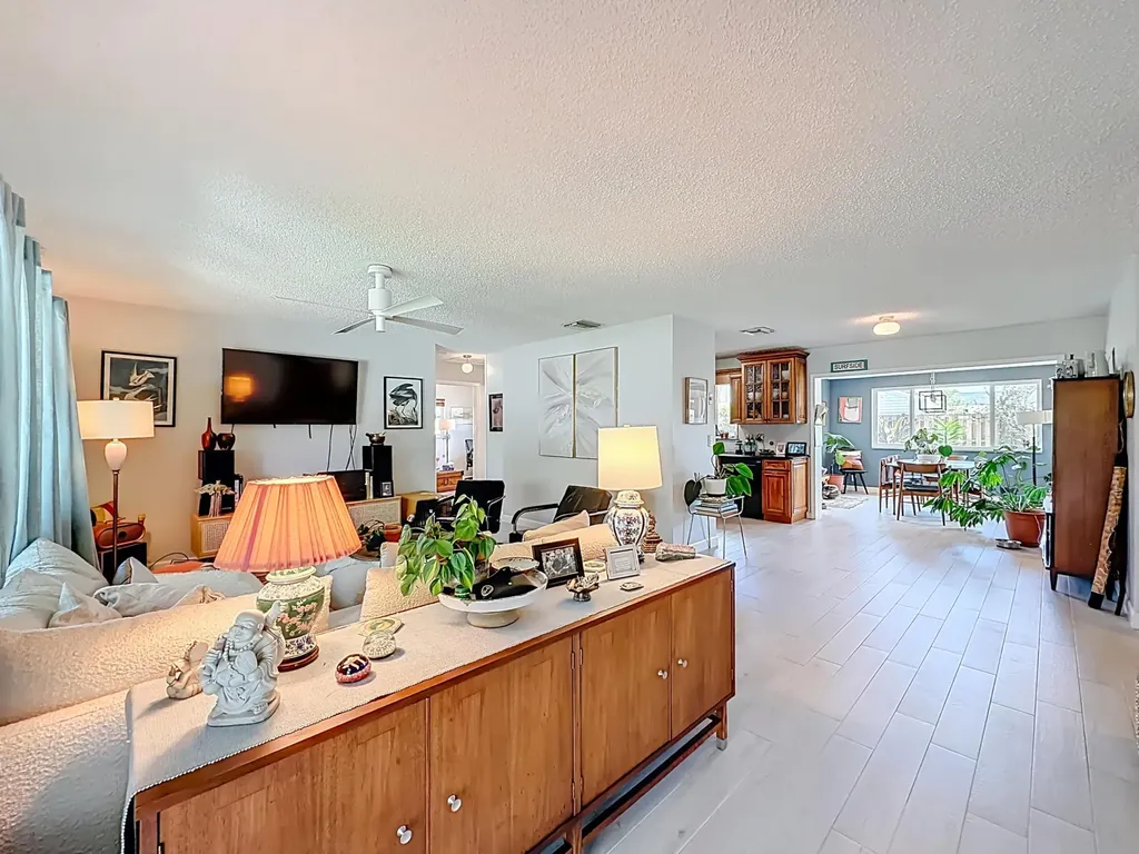 6 SE 10th Court Deerfield Beach FL 33441