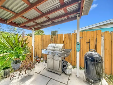6 SE 10th Court Deerfield Beach FL 33441