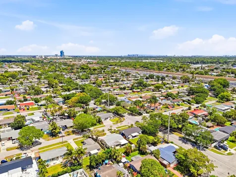 6410 Harding Street Hollywood FL 33024