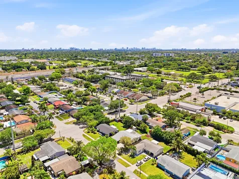 6410 Harding Street Hollywood FL 33024