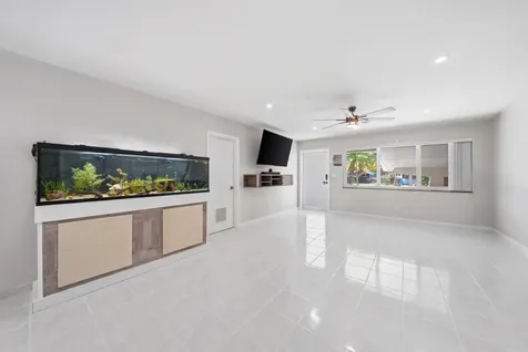 6410 Harding Street Hollywood FL 33024