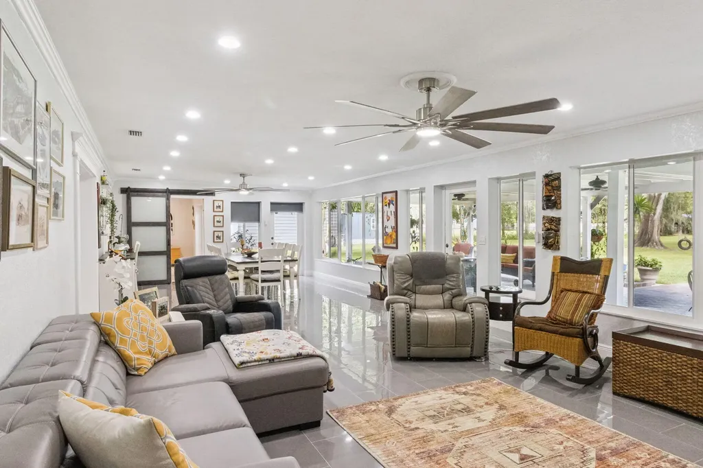 1950 Foxhollow Drive E Auburndale FL 33823