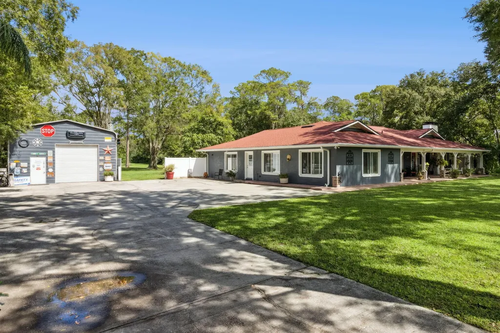 1950 Foxhollow Drive E Auburndale FL 33823