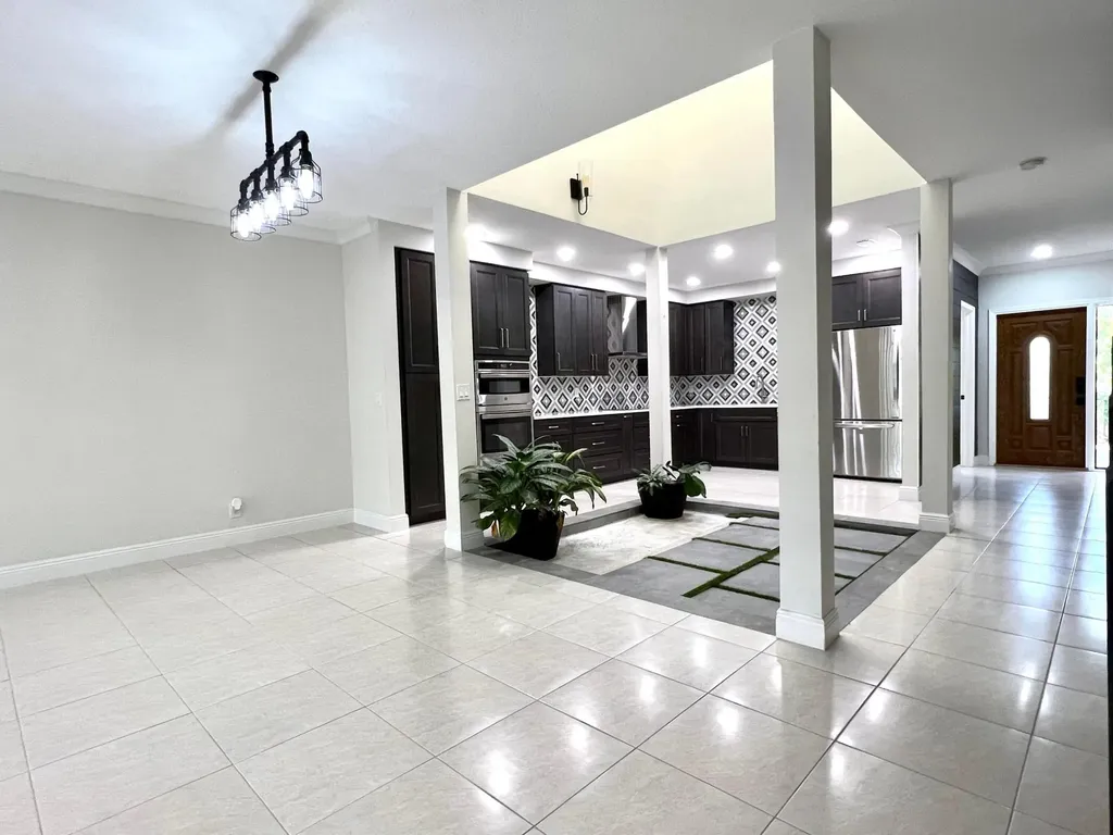 1905 Canterbury Circle Wellington FL 33414