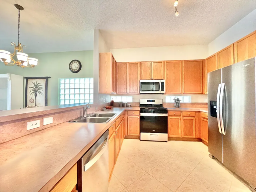 137 Canterbury Place Royal Palm Beach FL 33414