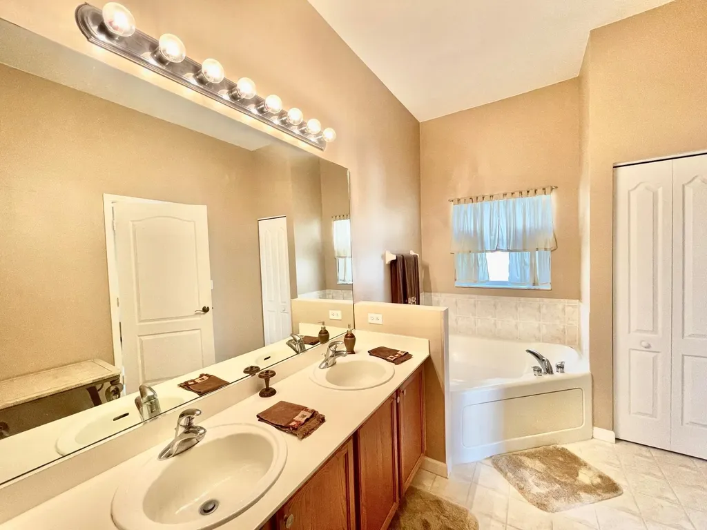 137 Canterbury Place Royal Palm Beach FL 33414
