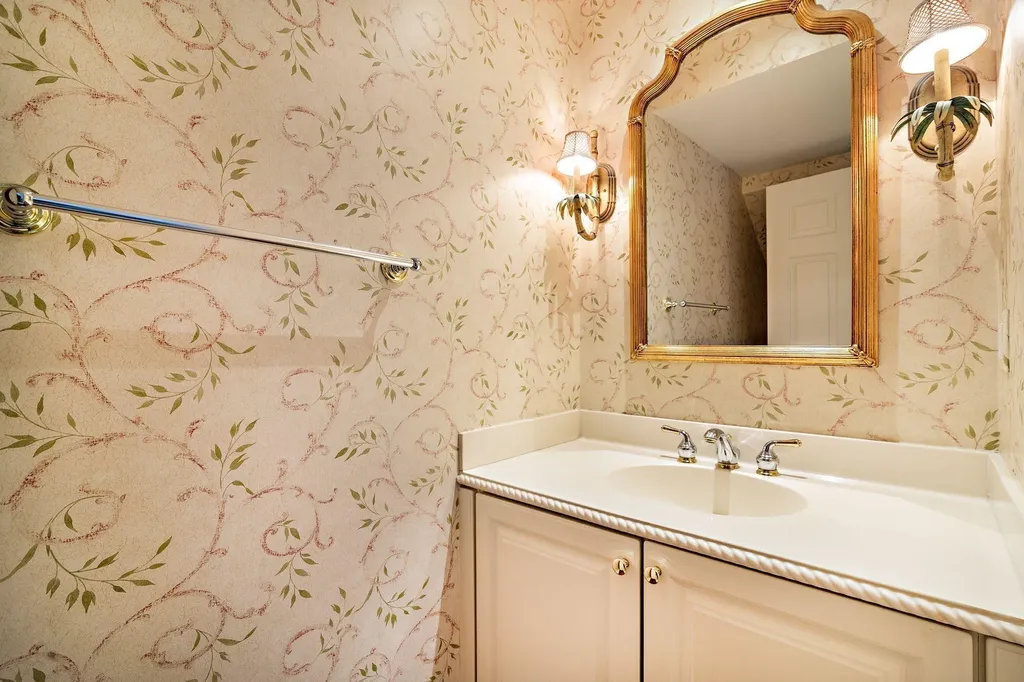 2002 Graden Drive Palm Beach Gardens FL 33410