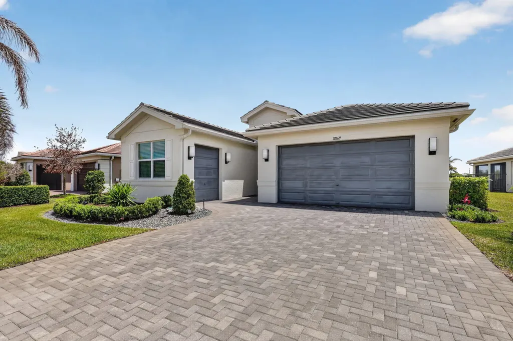11869 SW Poseidon Way Port St Lucie FL 34987