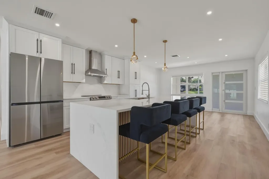 461 SW 1st Street Boca Raton FL 33432