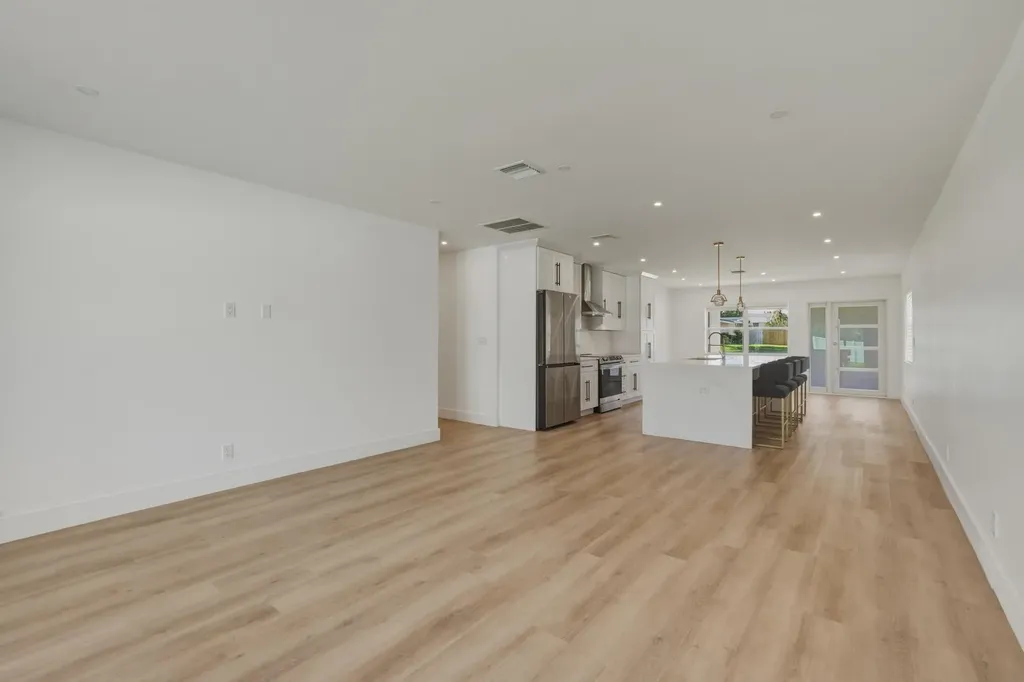 461 SW 1st Street Boca Raton FL 33432