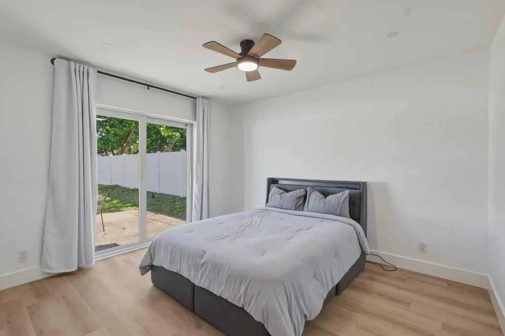 461 SW 1st Street Boca Raton FL 33432